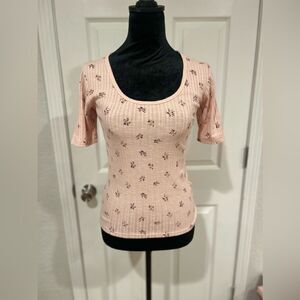 Old Navy Fitted Elbow-Sleeve Rib-Knit Light Pink Floral T-Shirt Size Medium